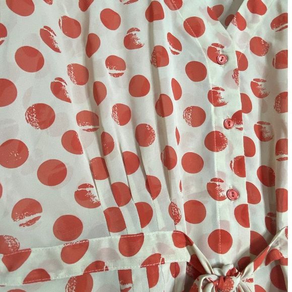 Large Women's Polka dot Blouse, Peridot top - Picture 6 of 7